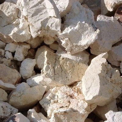 Lumpy CaO Refractory Materials Heat Insulating Aluminous Laterite 1780 C